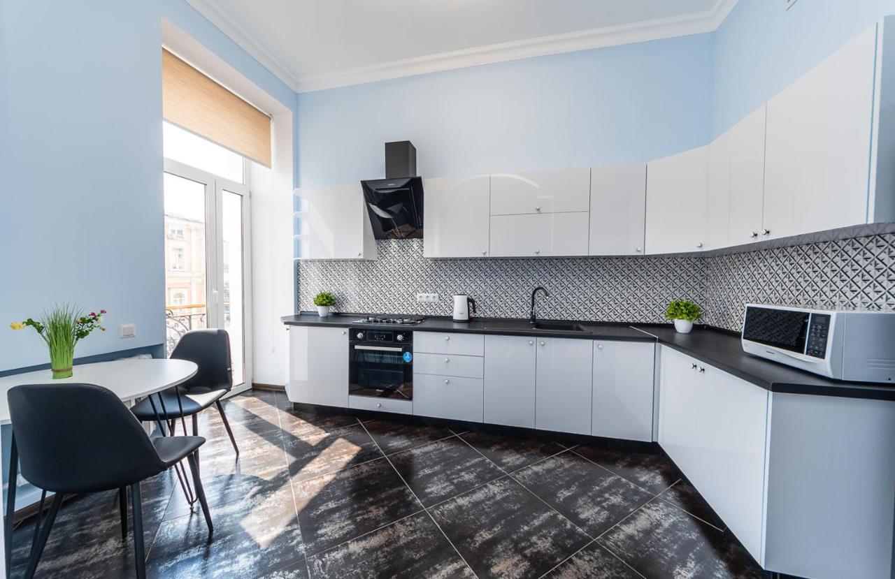 View On Sofievskaya Square Apartment Kiev Ngoại thất bức ảnh
